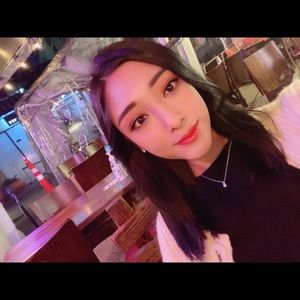 Meet your Posher, Deborah